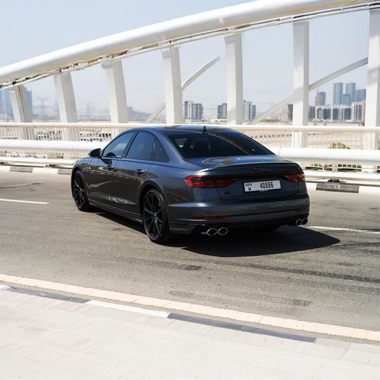 Audi S8